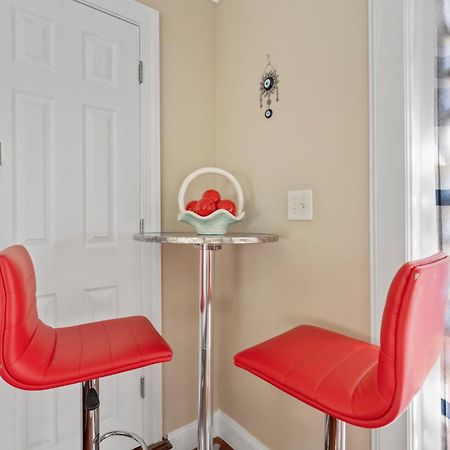 Modern & Comfy Suite Fort Washington Bagian luar foto