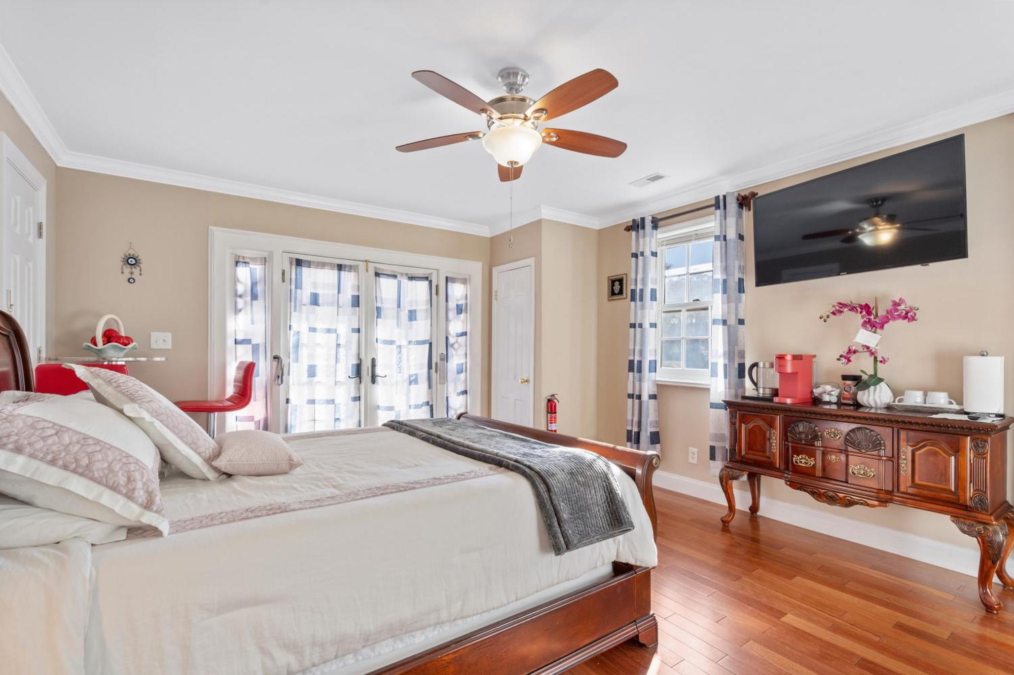 Modern & Comfy Suite Fort Washington Bagian luar foto