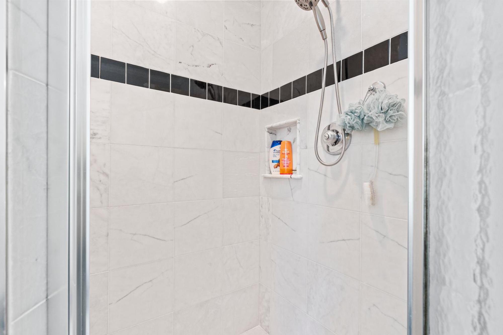 Modern & Comfy Suite Fort Washington Bagian luar foto