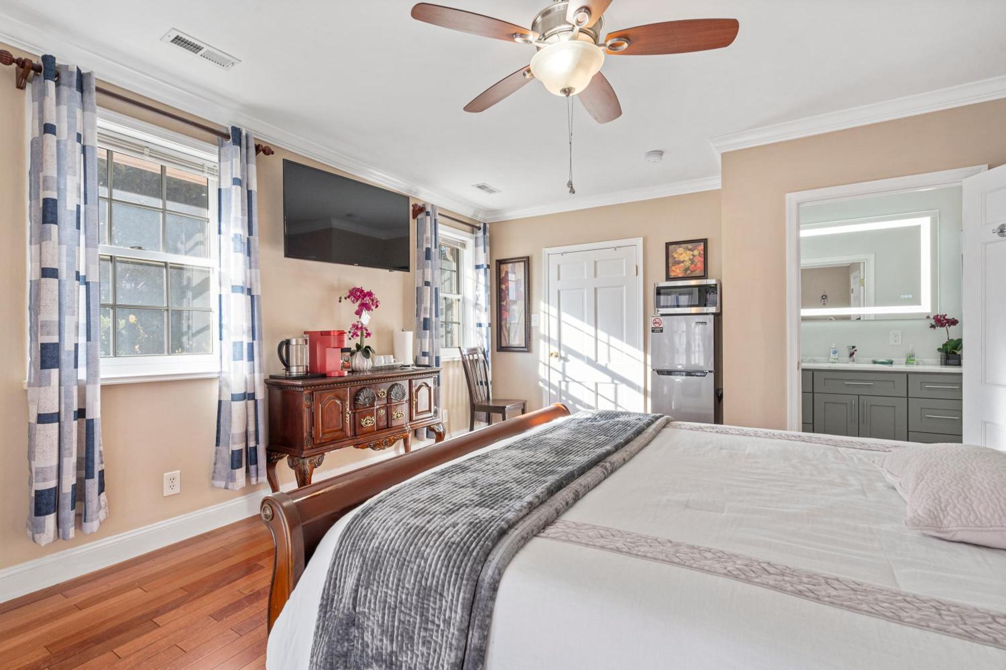 Modern & Comfy Suite Fort Washington Bagian luar foto